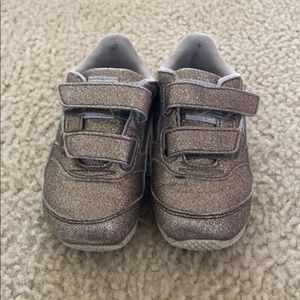 PUMA toddler girls sneaker